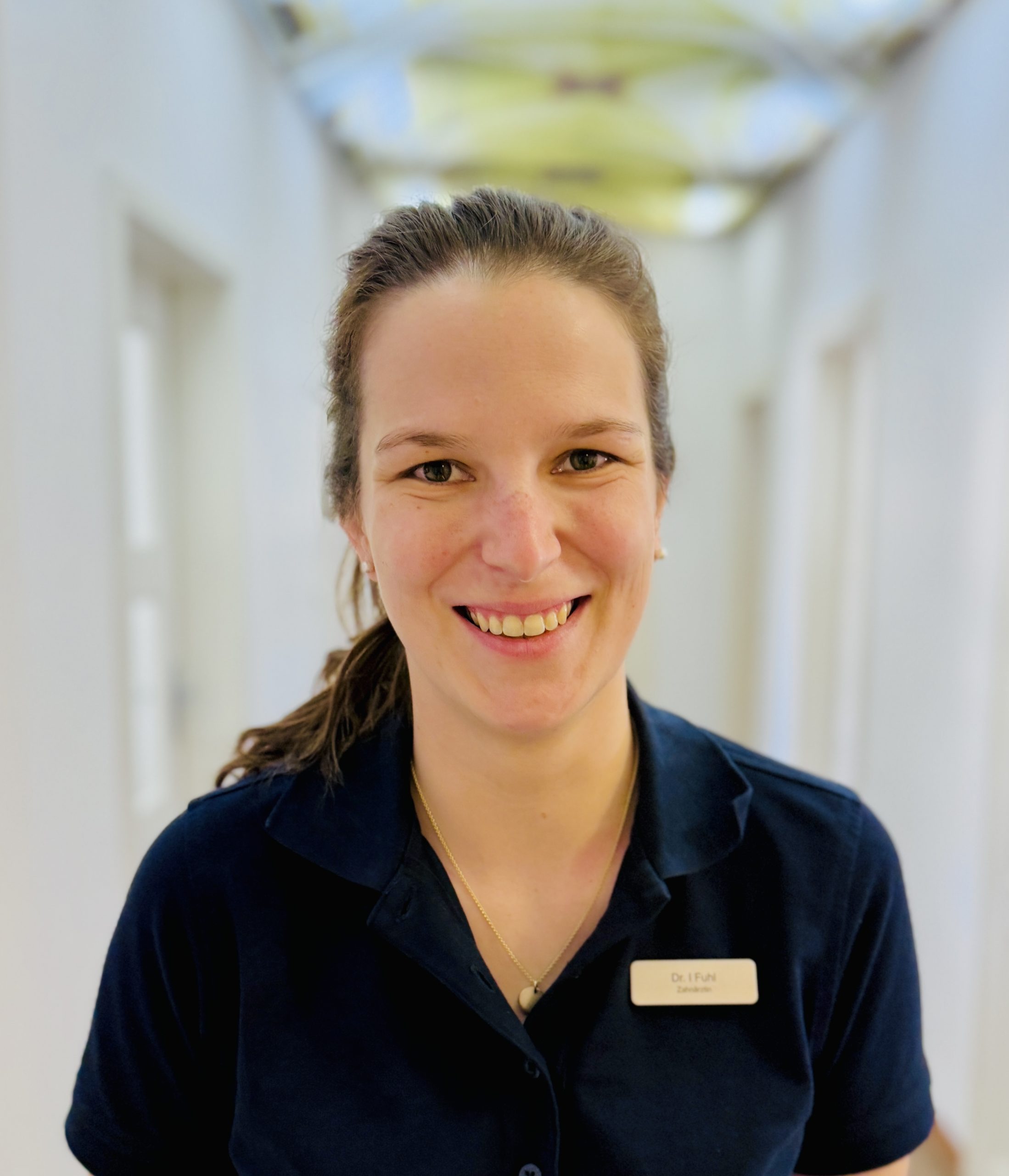 Portrait Dr. med. dent. Isabell Fuhl